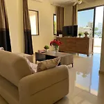 Сasa de vacaciones A Sea Breeze House Lárnaca