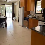 A Sea Breeze House Prázdninový dům Larnaca