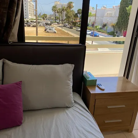 Case de vacanță A Sea Breeze House Larnaca