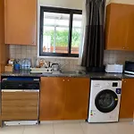 A Sea Breeze House 拉纳卡