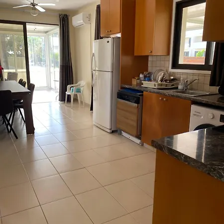 A Sea Breeze House Vakantiehuis Larnaca