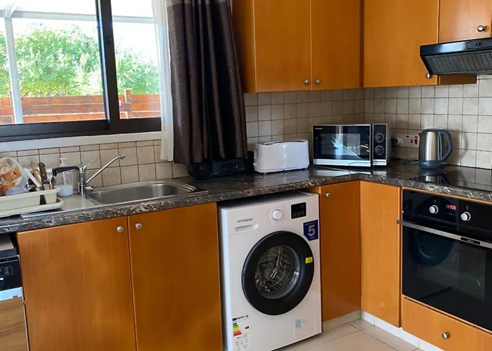 A Sea Breeze House * Λάρνακα